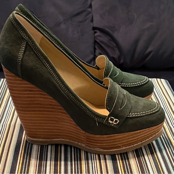 Levity Platform Loafer| Suede| Green| Size 8| NIB| “Vintage” 2000’s - Picture 2 of 4
